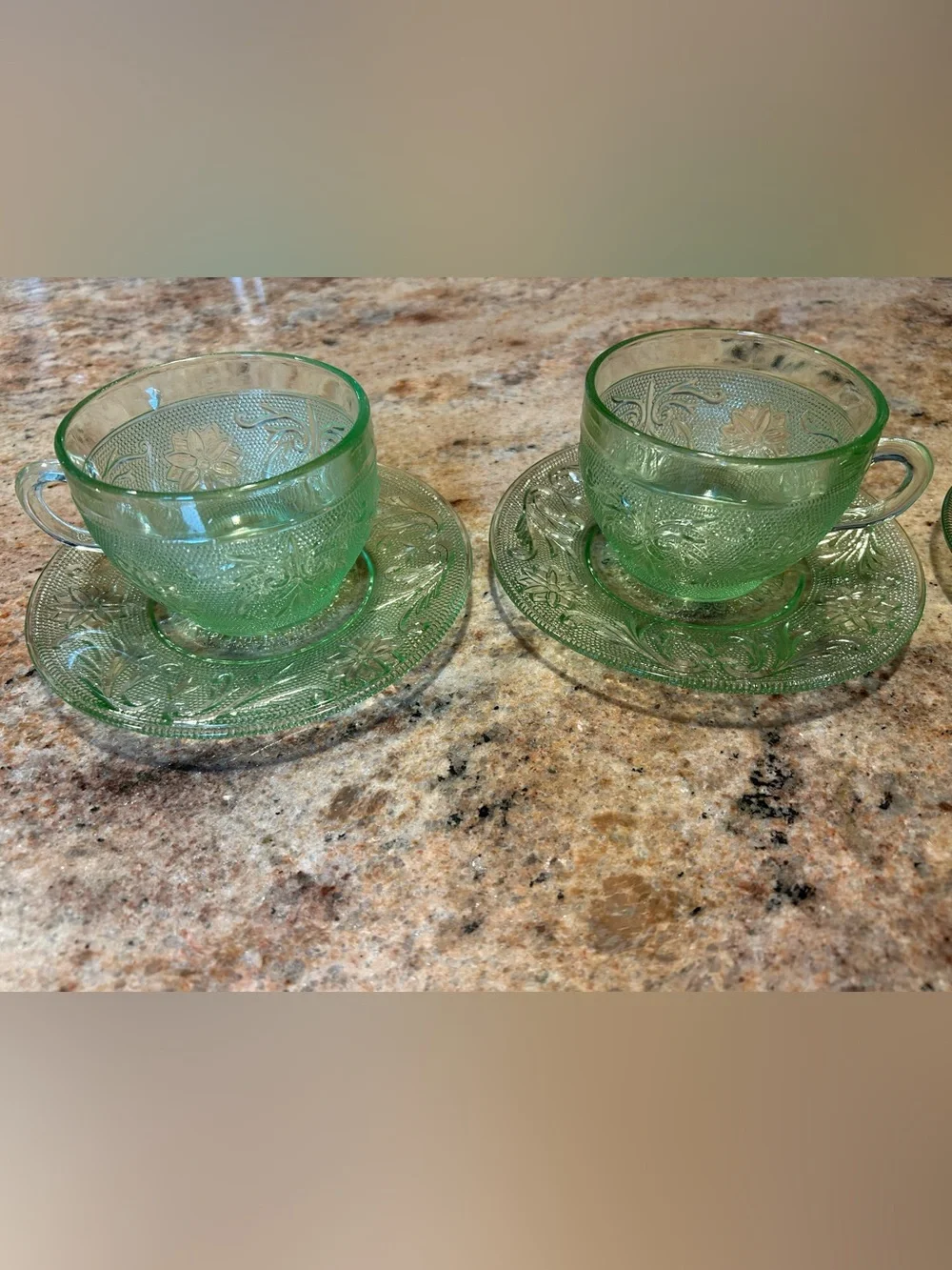 Chantilly Green Sandwich Pattern Vtg Pressed Glass 8oz Cups &  Saucers Set of 4.